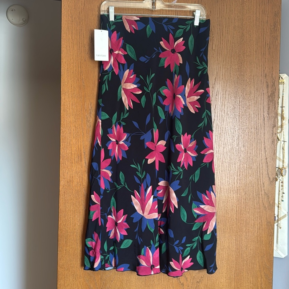 Karen Kane Black Floral Skirt size M